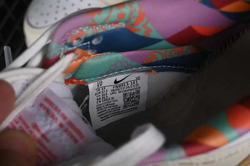 All categories Nk SB Dunk series Nk SB Dunk Low low-top sneakers Nk Dunk Low Cake Bear Jiuqi white and yellow low-top casual sneakers FN8913-141
